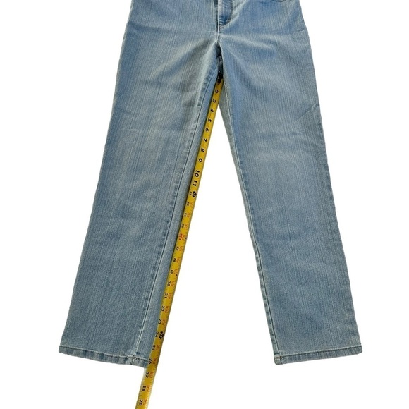 Gloria Vanderbilt Women's Amanda Light Blue Jeans Size 6 Missy - Picture 3 of 17